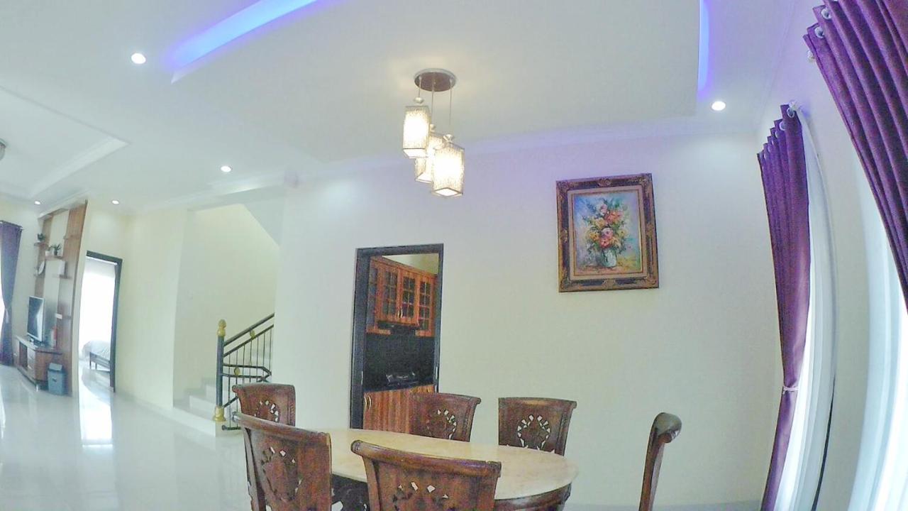 Villa Dira Bogor Eksteriør billede